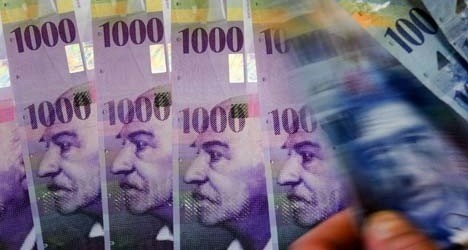 Swiss Politicians Slam Attempts To Eliminate Cash, Compare Paper Money To A Gun Defending Freedom