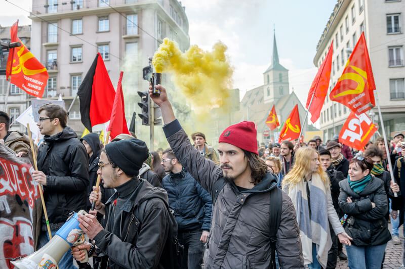 Swiss fact: work days lost to strikes in Switzerland close to one ninth of neighbouring countries