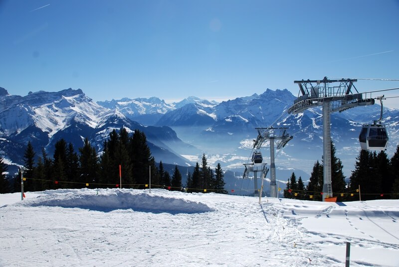 Vaud Discusses Extending Winter School Holiday to 2 Weeks