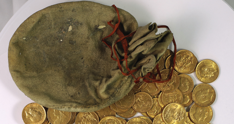 Gold Sovereigns – ‘Treasure’ Trove Found In UK – Don’t Be The Piano Owner