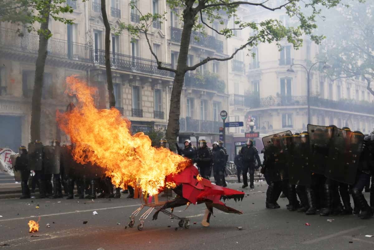 La torche humaine. Zakaria Abdelkafi/ AFP