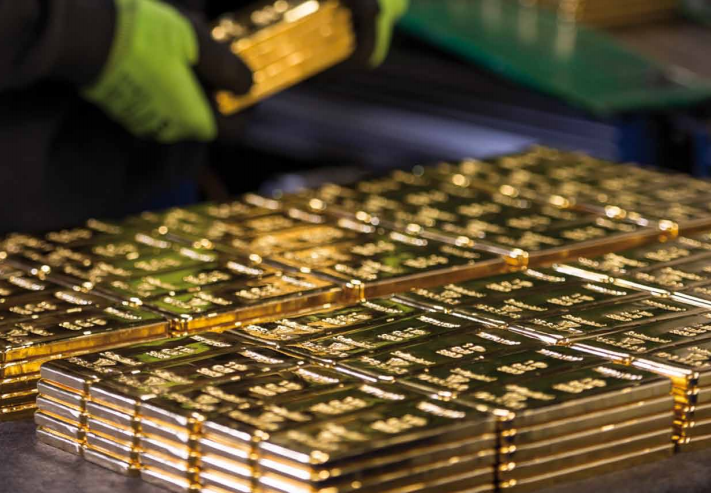 The West lost at least another 1000 tonnes of large gold bars in 2015