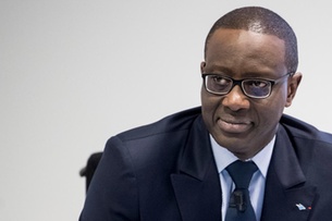 Credit Suisse boss earned less last year