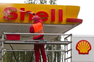 Shell accuses former executive of hiding bribes in Switzerland