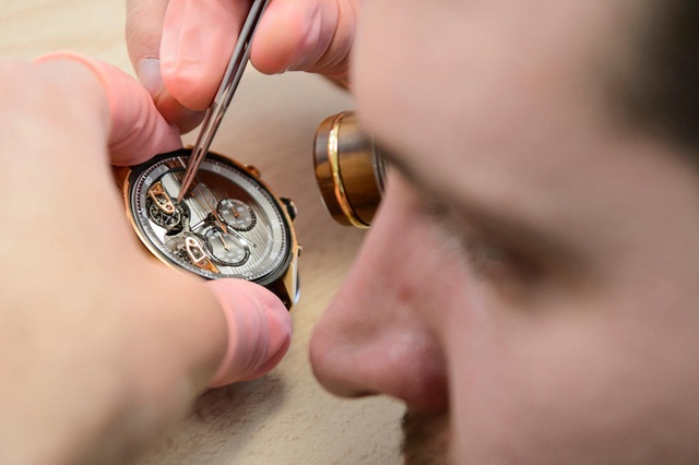 Mixed Outlook for Swiss watchmakers