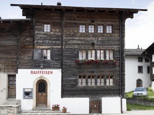Raiffeisen Switzerland bank to cut 200 jobs