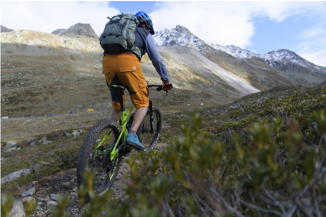 Warmer weather sparks huge hike in Swiss e-bike sales