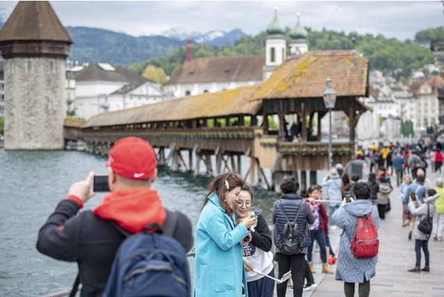 Lucerne Considers Coach Tax, other Measures to Manage Tourist Influx