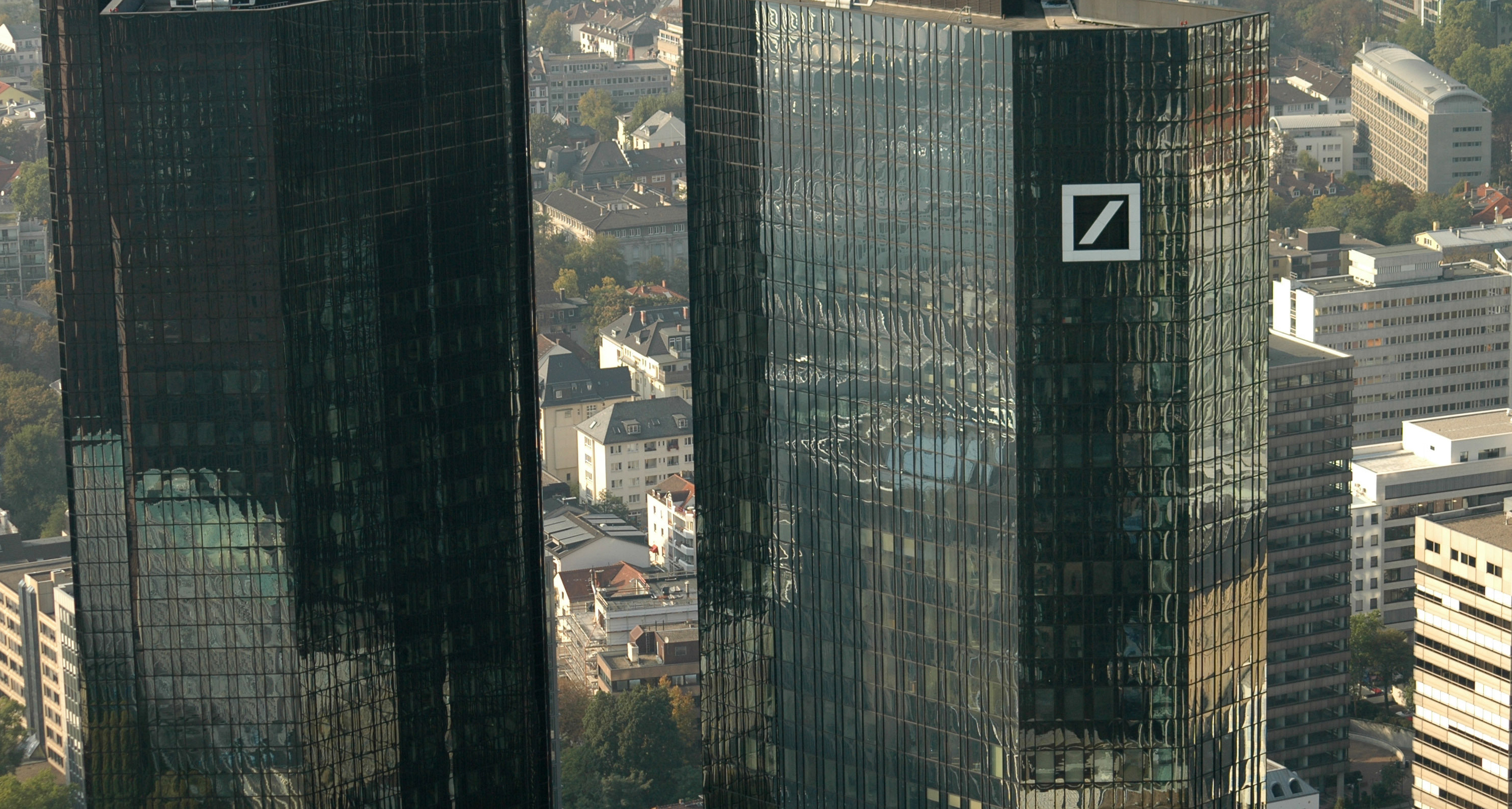 Deutsche Bank baut radikal um