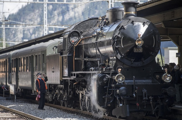 Old Swiss trains get chance at new life online