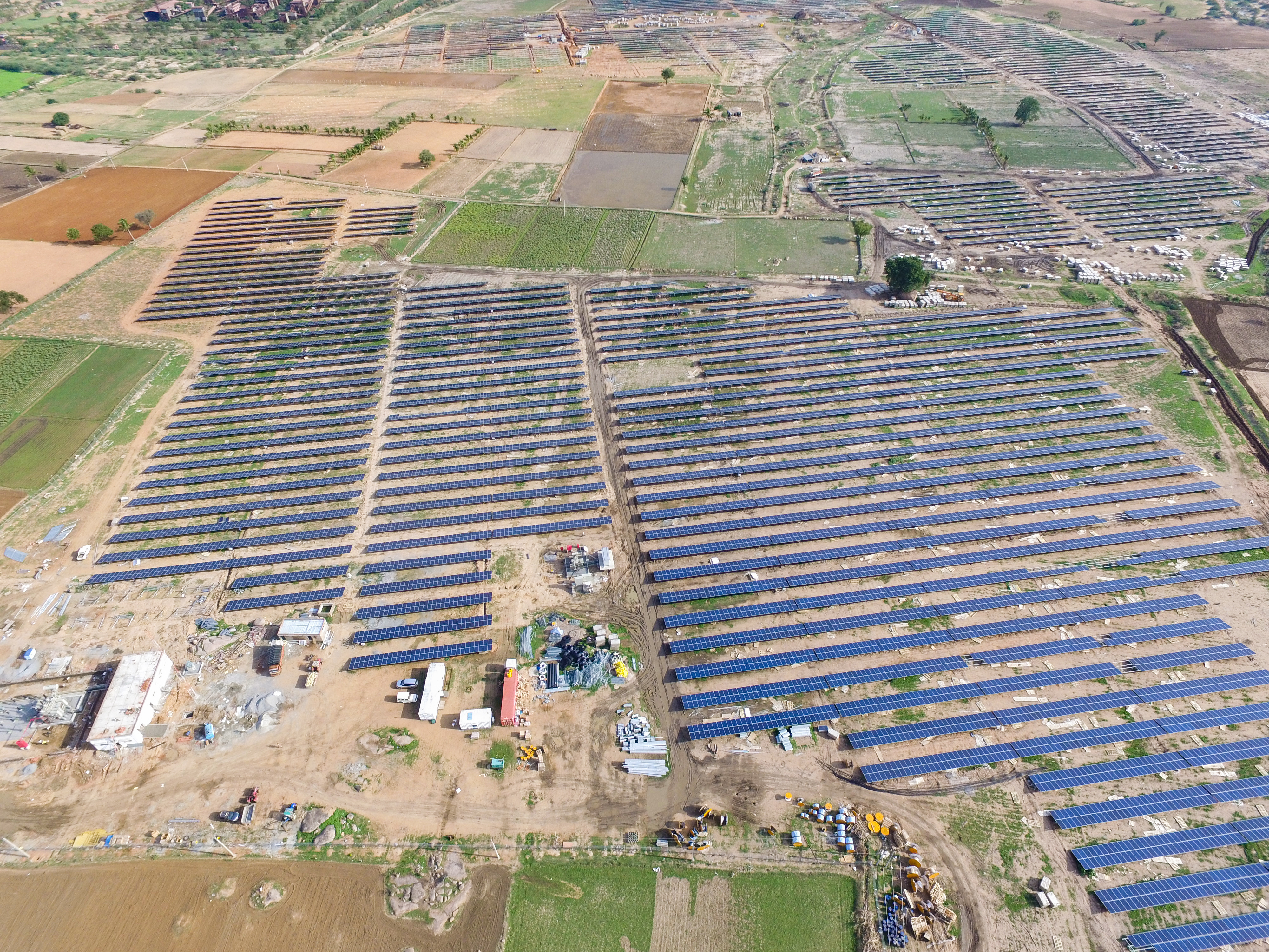 ThomasLloyd: Indisches Solarkraftwerk nimmt kommerziellen Betrieb auf