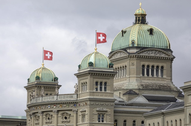 Swiss firms give over CHF5 million a year to parties and candidates