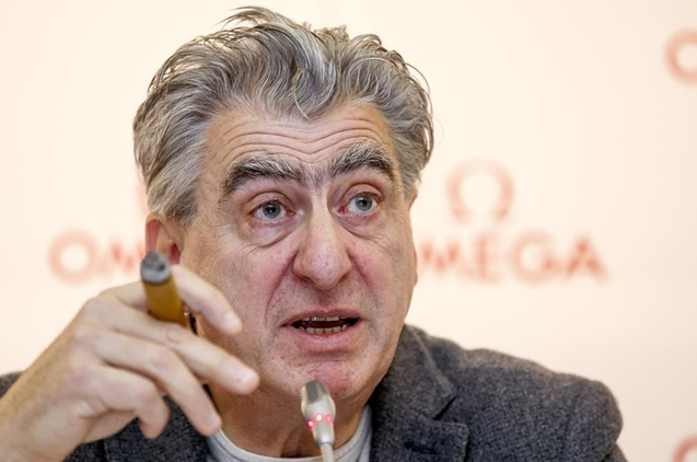 Swatch offers compromise in watch movements deadlock