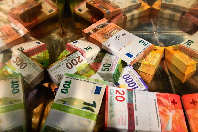 Negative interest rates have cost Swiss banks CHF8 billion