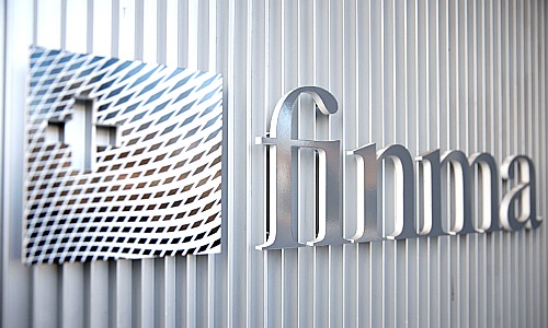 SNB und Finma geben den Schweizer Banken lange Leine