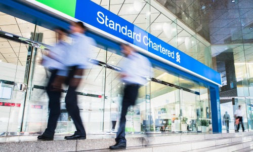 Standard Chartered Bank stellt verbotenerweise die Sexfrage