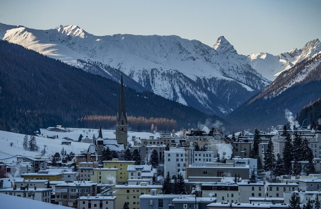 Davos aims to coax elite out of isolation in January