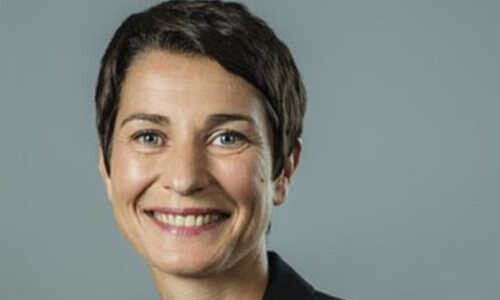 Swiss Re holt neue Personalchefin