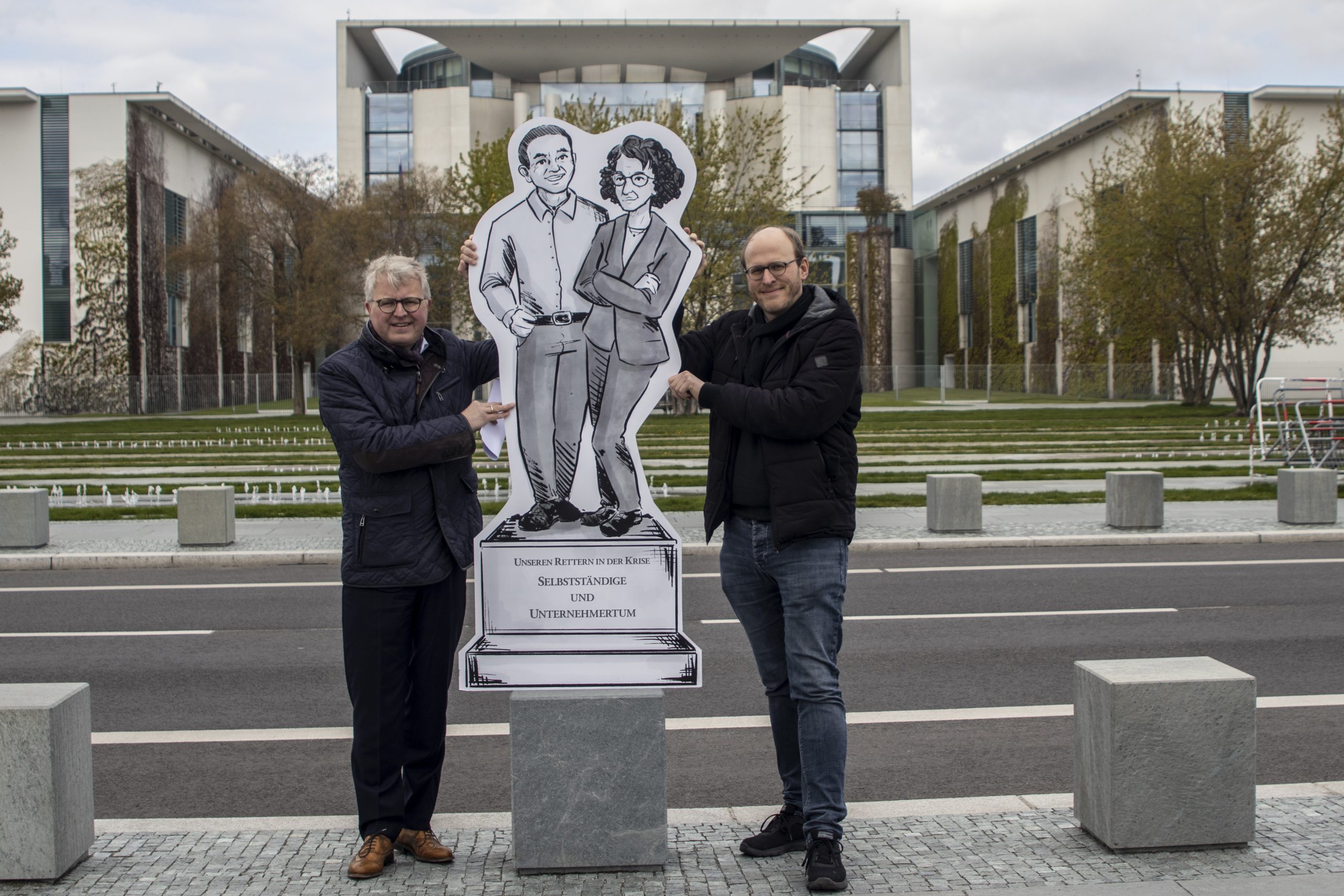 Denkmal für Biontech-Gründer vor Kanzleramt: Unternehmerinnen haben uns in der Krise gerettet, nicht die Politik