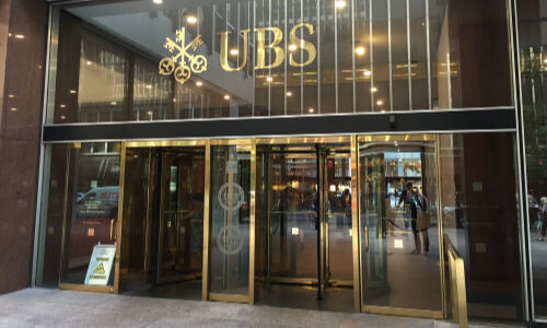 UBS holt Investmentbanker für neues Wachstumsgeschäft