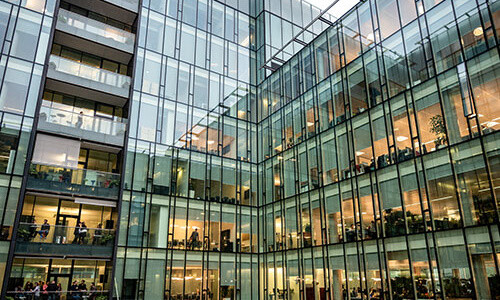 Zurich übernimmt rund 1'000 Berater von der Deutschen Bank