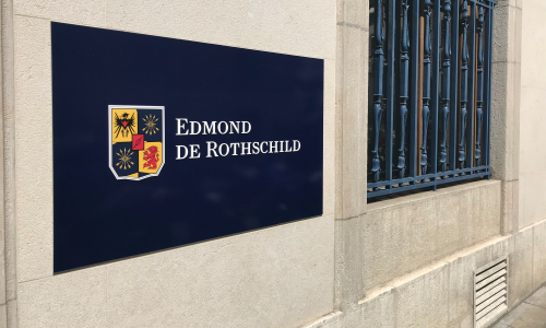 Grosses Stühlerücken bei Edmond de Rothschild