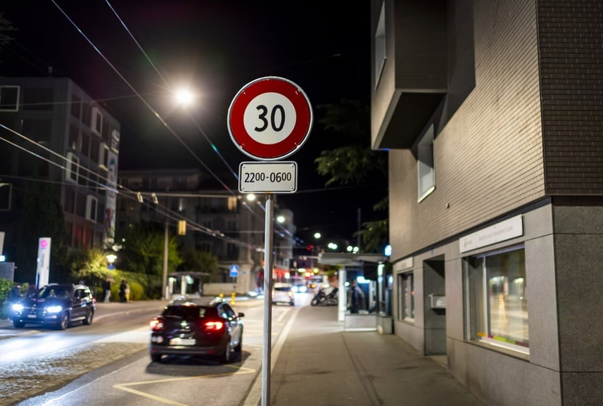 Poll: Most Swiss back 30km/h speed limit in urban areas