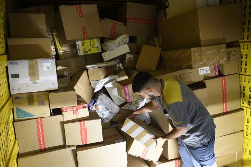 Pandemic drives Swiss Post parcel deliveries