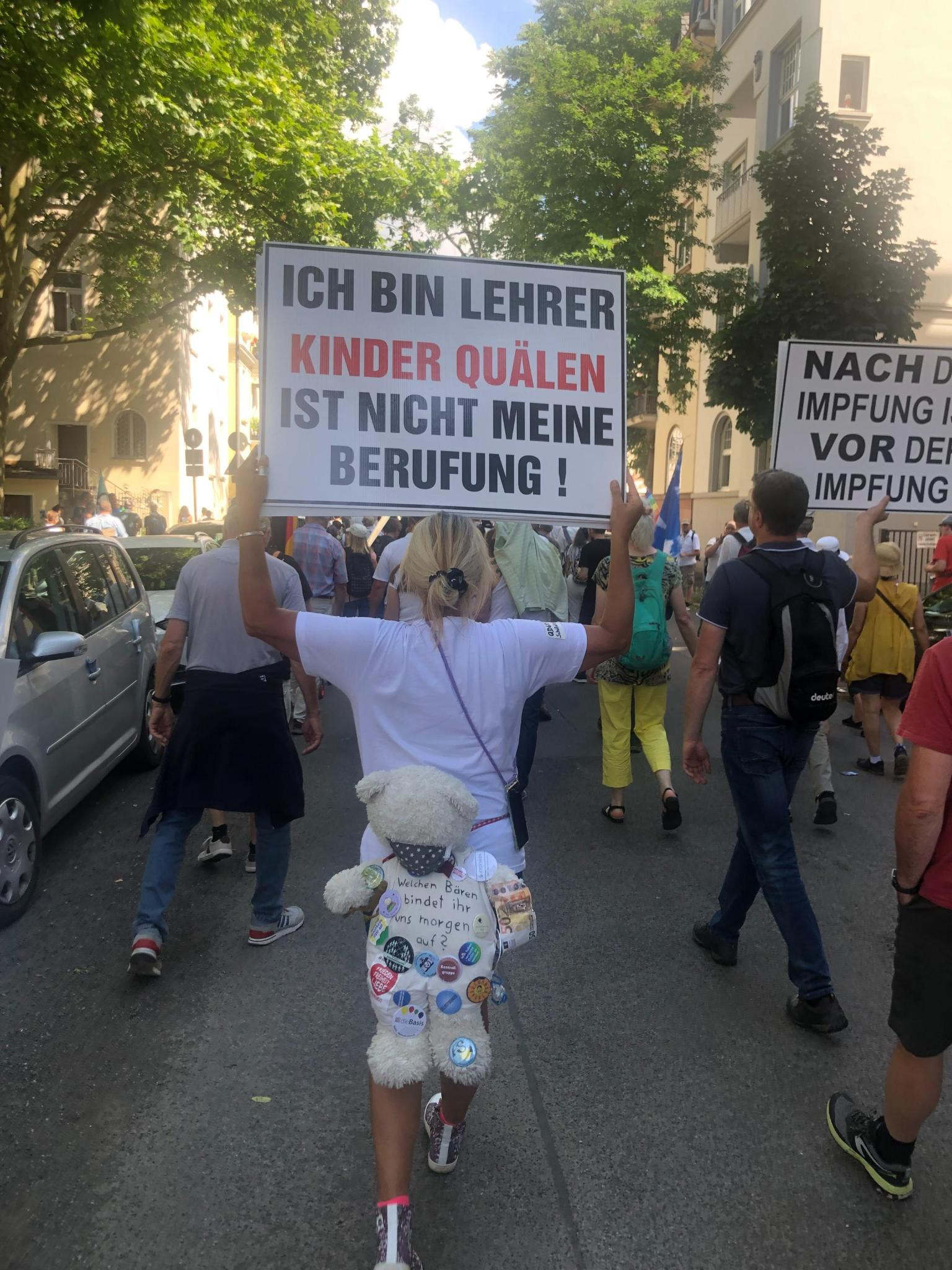 Vereinte Europäer demonstrieren für Freiheit in Frankfurt
