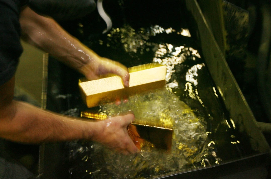 Swiss gold imports come under scrutiny as G7 targets Russia