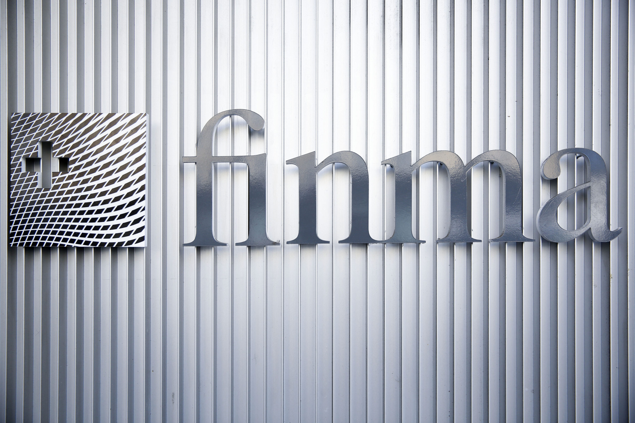 Finma warnt säumige Vermögensverwalter und Trustees