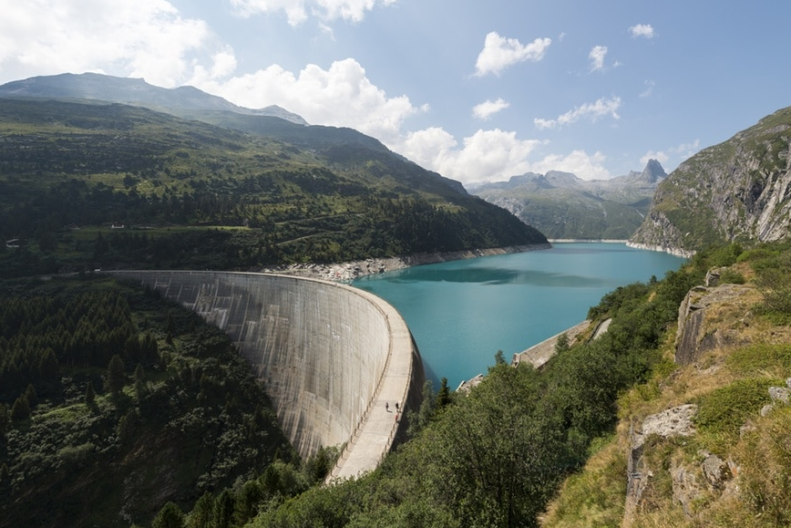 Switzerland banks on hydropower reserve to combat energy crunch