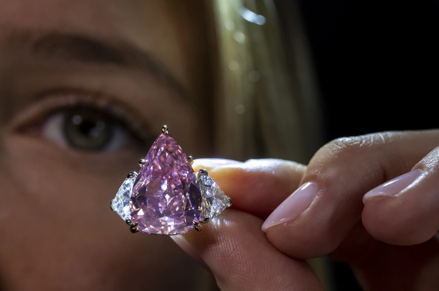 Vivid pink diamond auctioned for CHF28.4 million