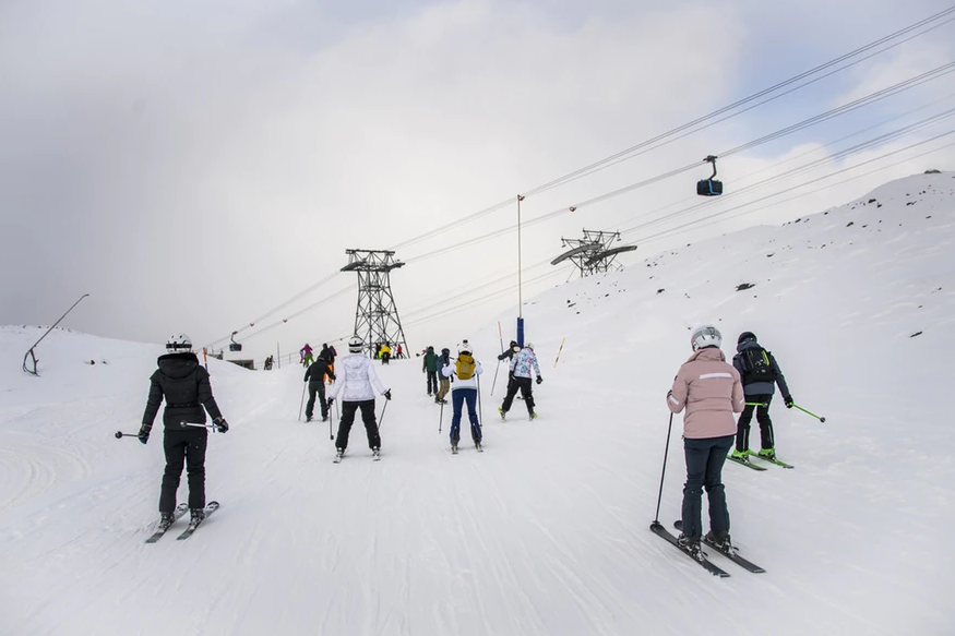Two out of three Swiss resorts raise ski-pass prices