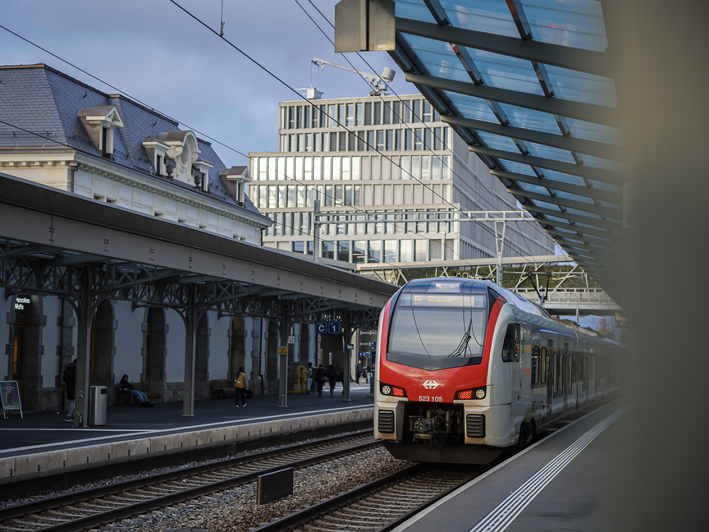 Swiss rail to run solely on renewable electricity  from 2025