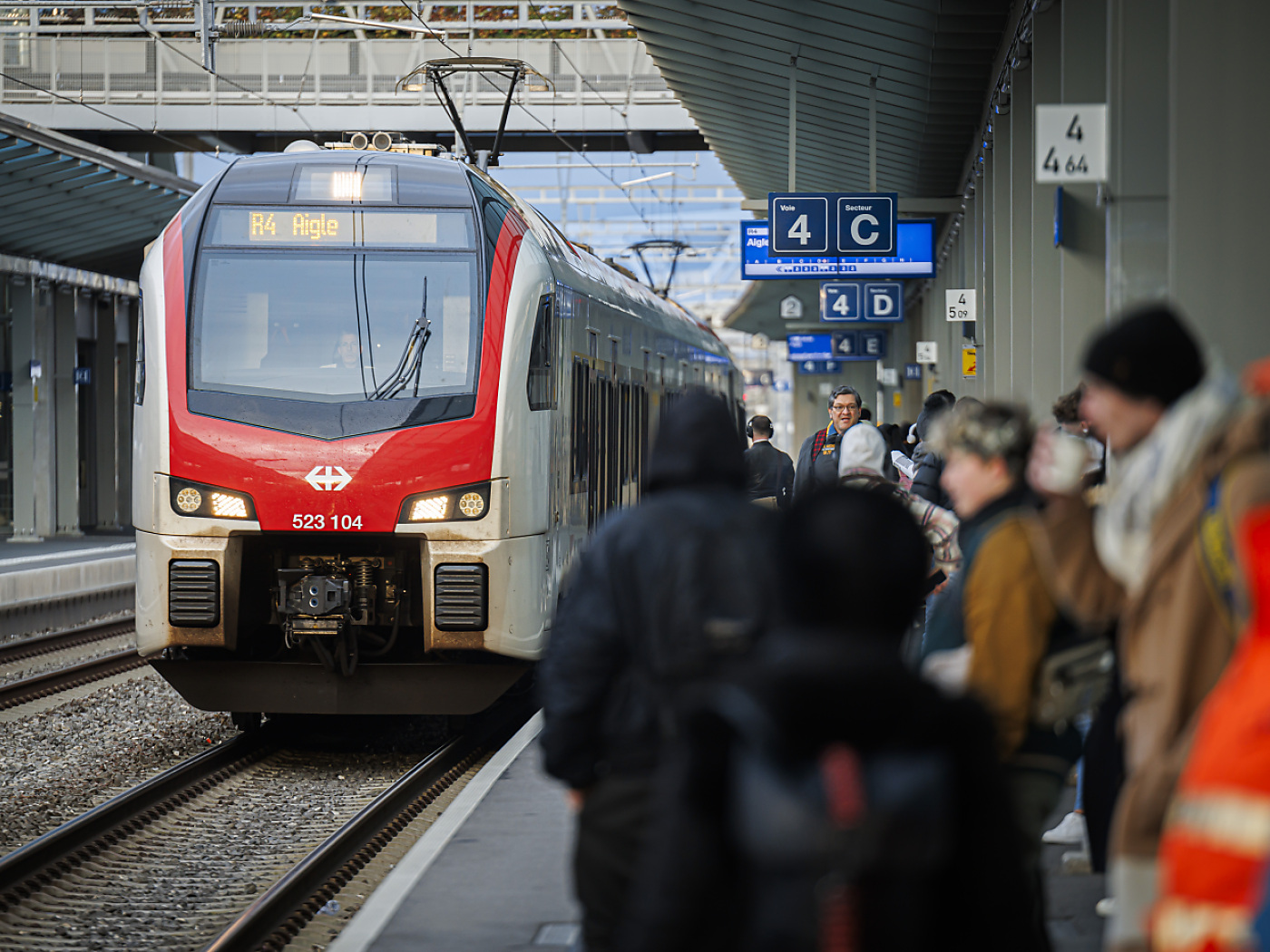 Swiss rail to run solely on renewable electricity  from 2025