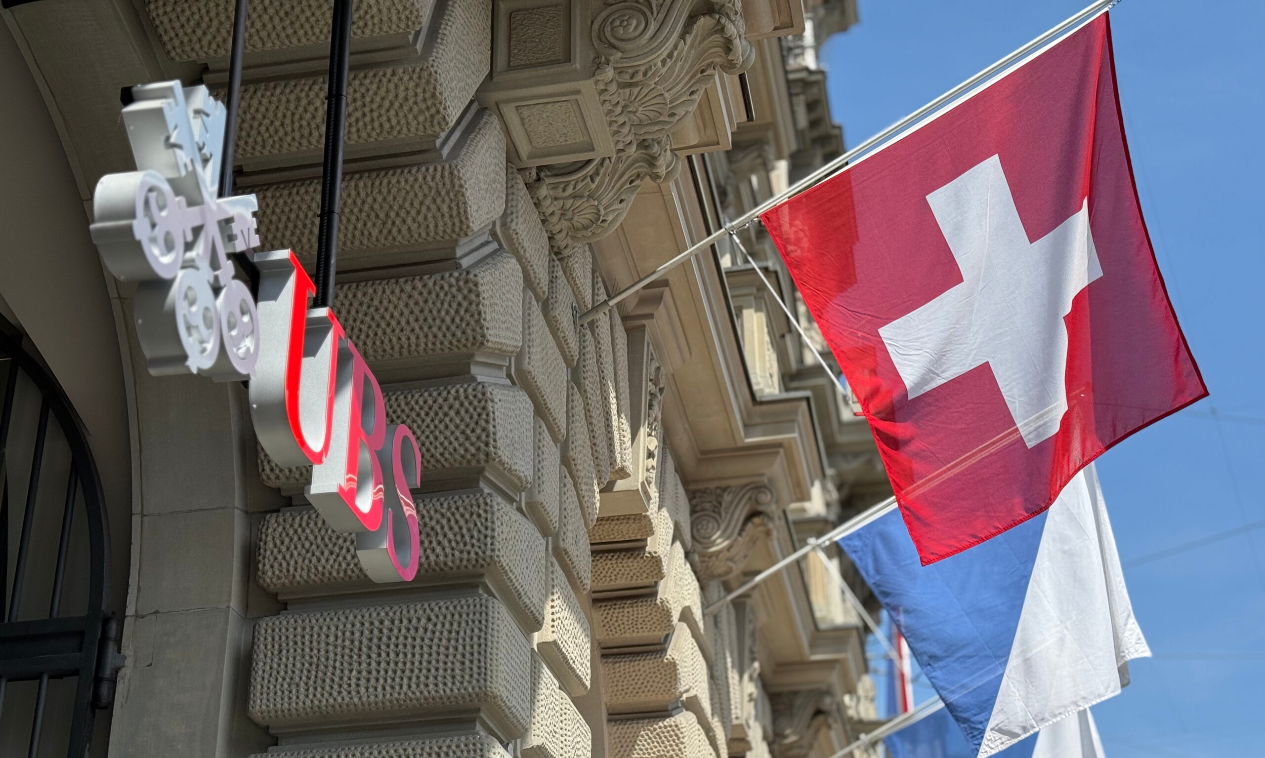 UBS übertrifft Erwartungen der Analysten